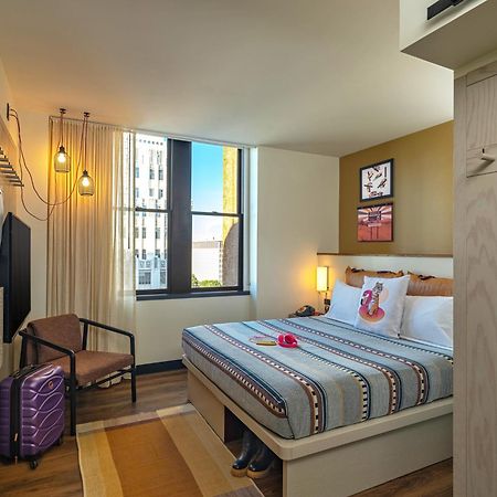 Moxy Phoenix Downtown Eksteriør bilde